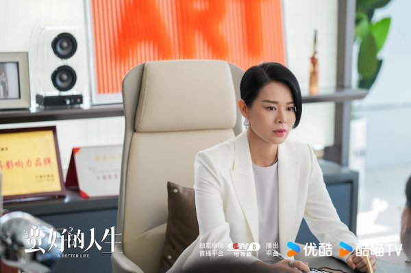 众豪配资 离开TVB已10年，胡杏儿如何融入内地影视圈？